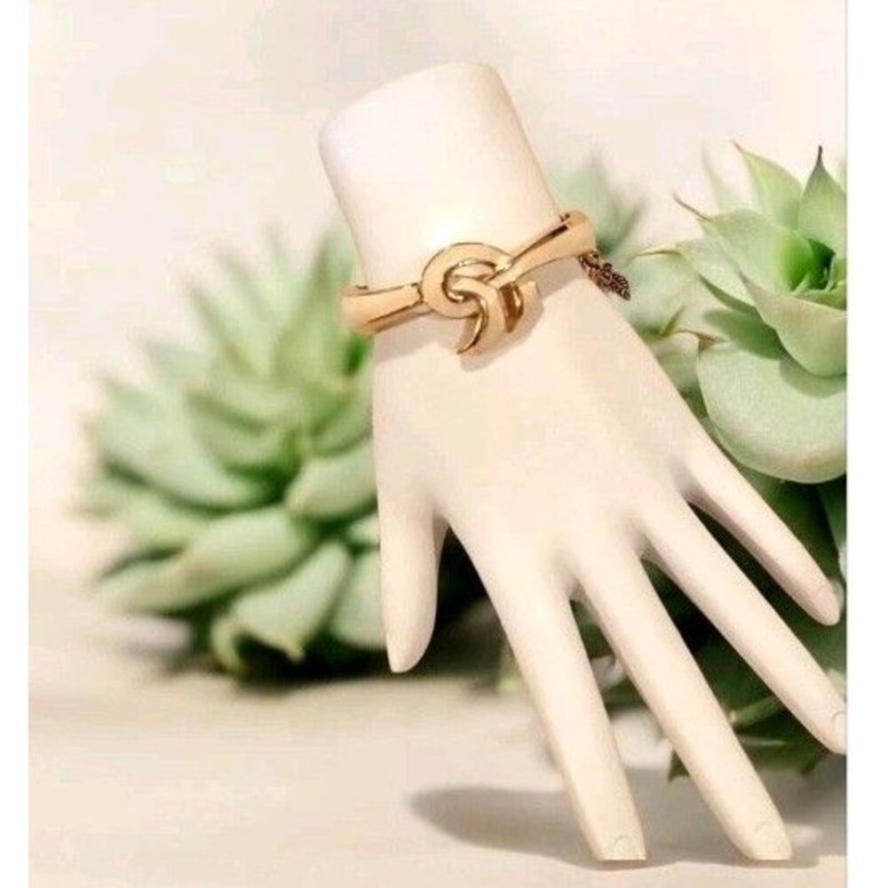 Vintage Classic Monet Goldtone Cream Knot Enameled Cuff Bangle Bracelet Signed